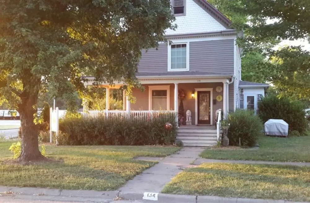 Vintage Charm Bed and Breakfast Hotel