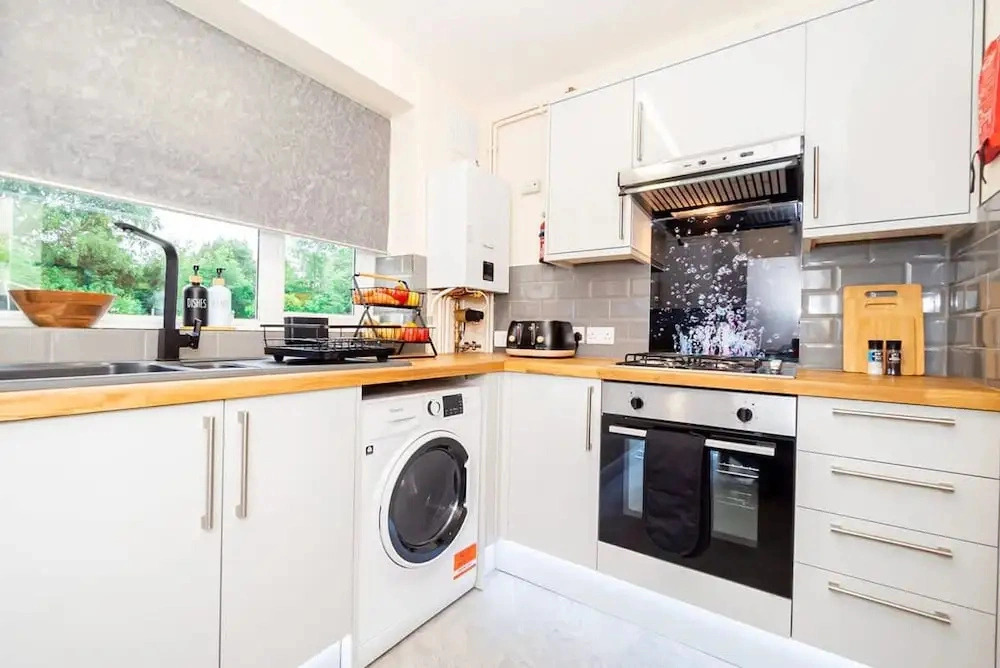 Spacious 2BR Flat Summertown Sleeps 7 5 Star