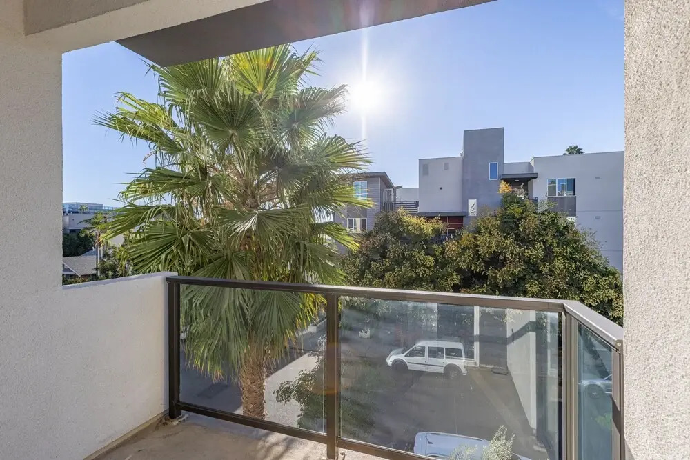 2br Furnished Apartment On Gordon St Hollywood 2 Bedroom Apts by RedAwning