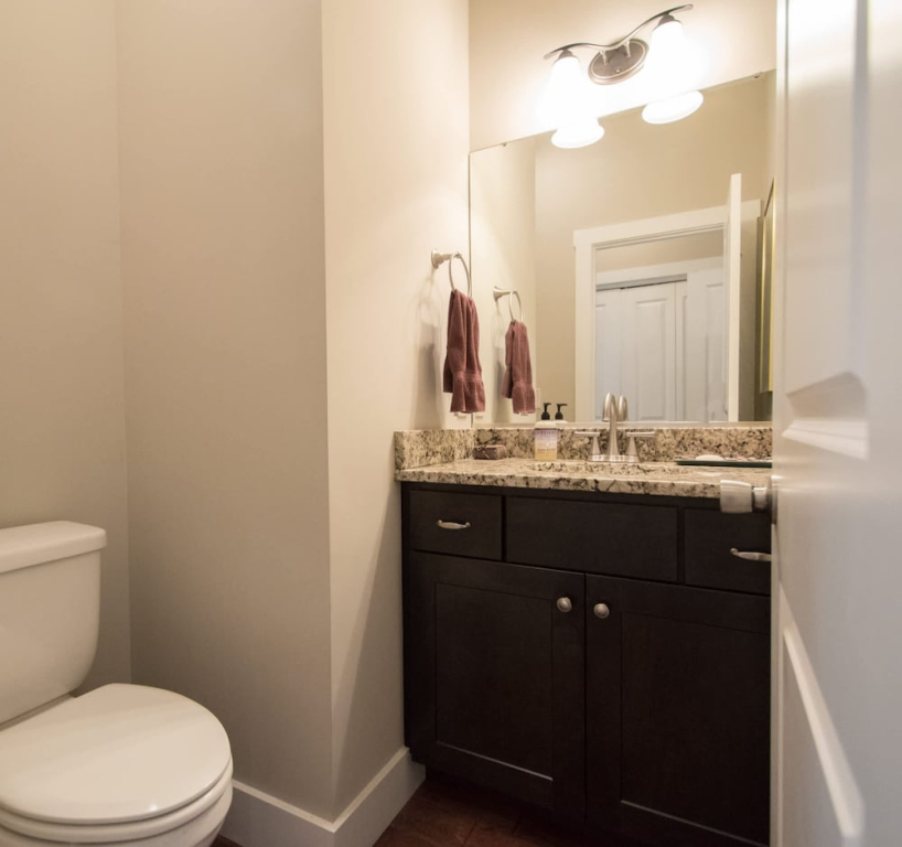 3BR Retreat Ensuite Baths Fire Pit