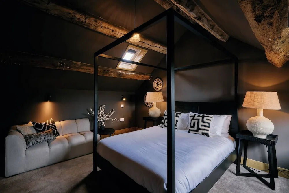Boutique Luxury Cottage Cheshire Wedding Guests