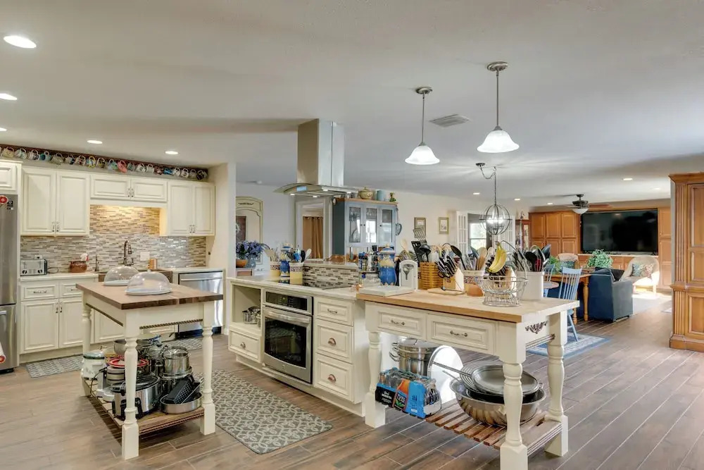 4 Mi to Port Charlotte Beach Park: Gem w/ Pool
