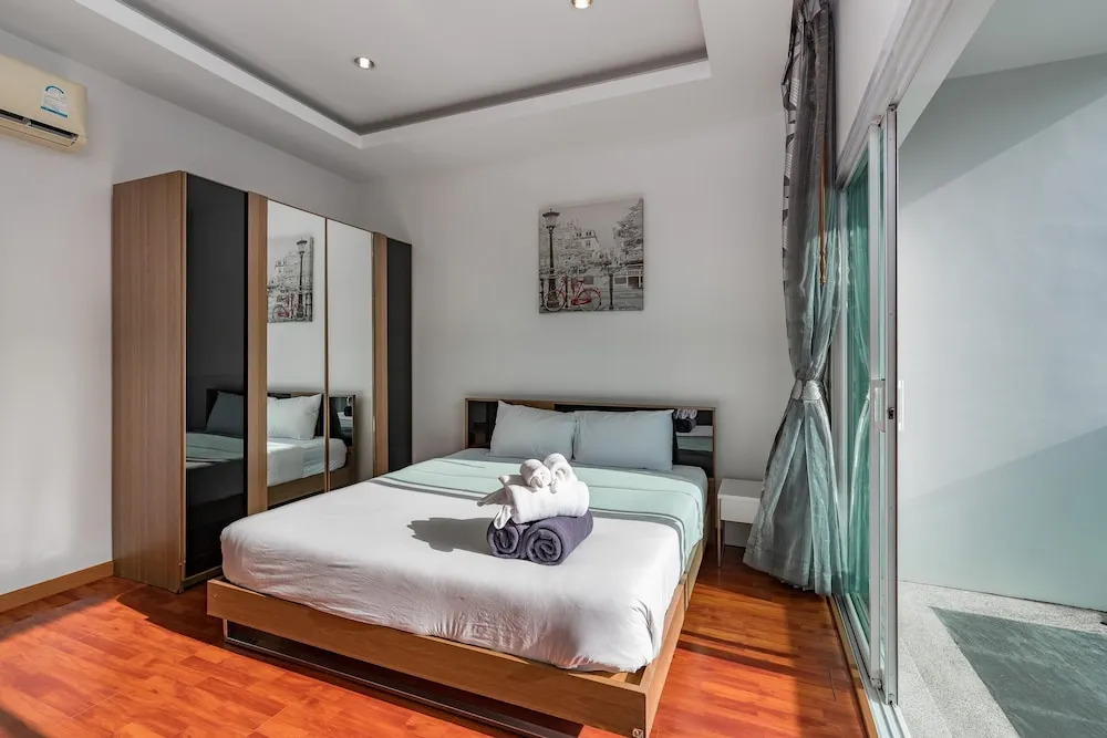 Trixie House Pool Villa in Rawai