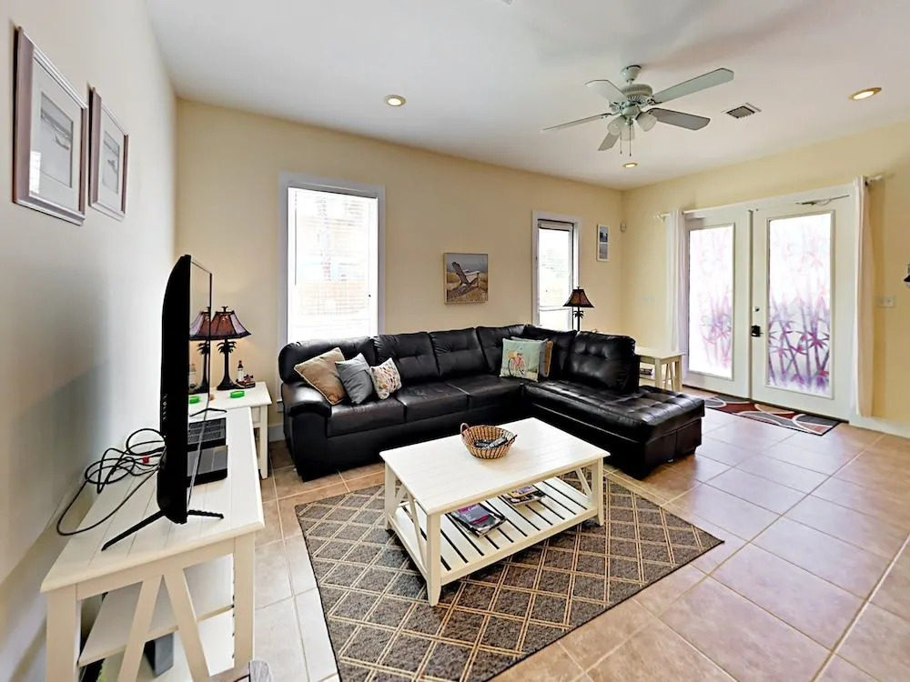 13 Hatchew Home 4 Bedrooms 3 Bathrooms Home