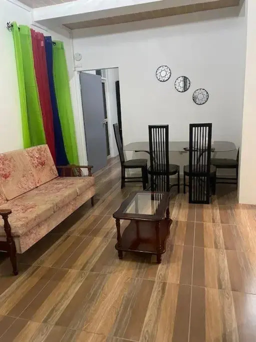 Spacious, Cozy Two Bedroom Apartment Overlooking the Beach