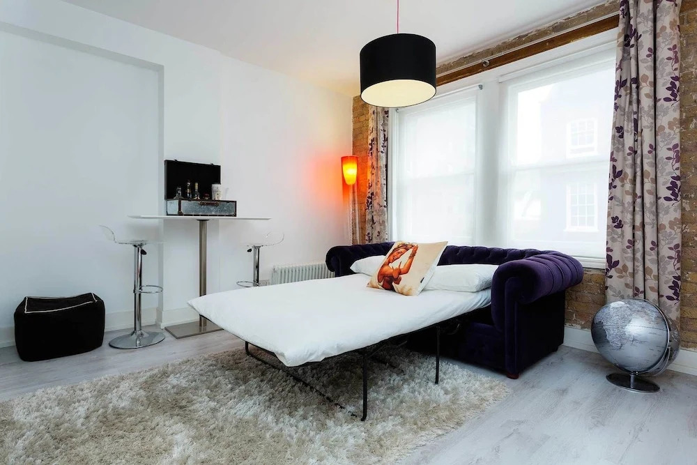 Veeve - Sophisticated Soho