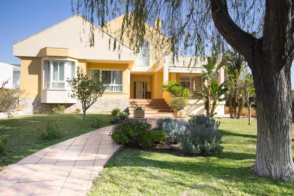 House With 4 Bedrooms in Los Monasterios, With Wonderful sea View, Poo