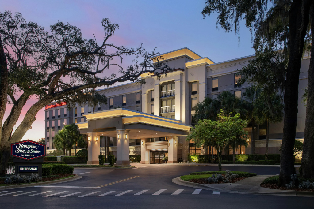 Hampton Inn & Suites at Lake Mary Colonial Townpark