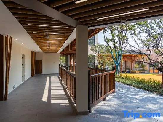 Wunvzhou Dreamless Lake Resort Hotel