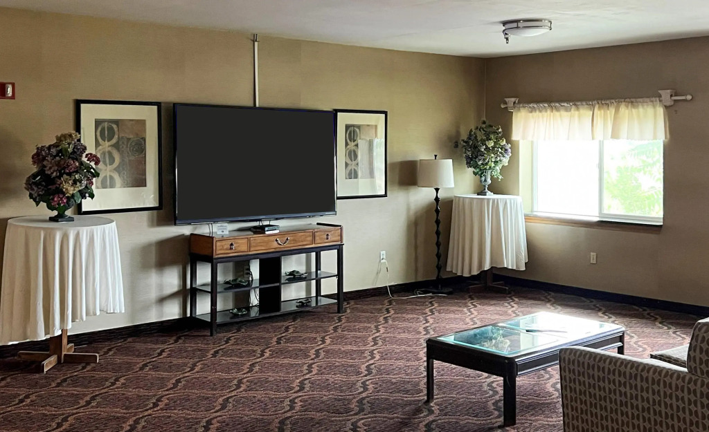 Quality Inn & Suites Grants - I-40