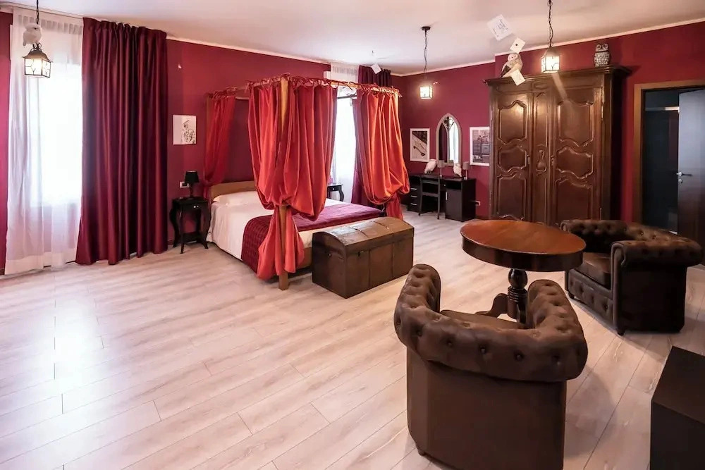 Binario Magic Hotel