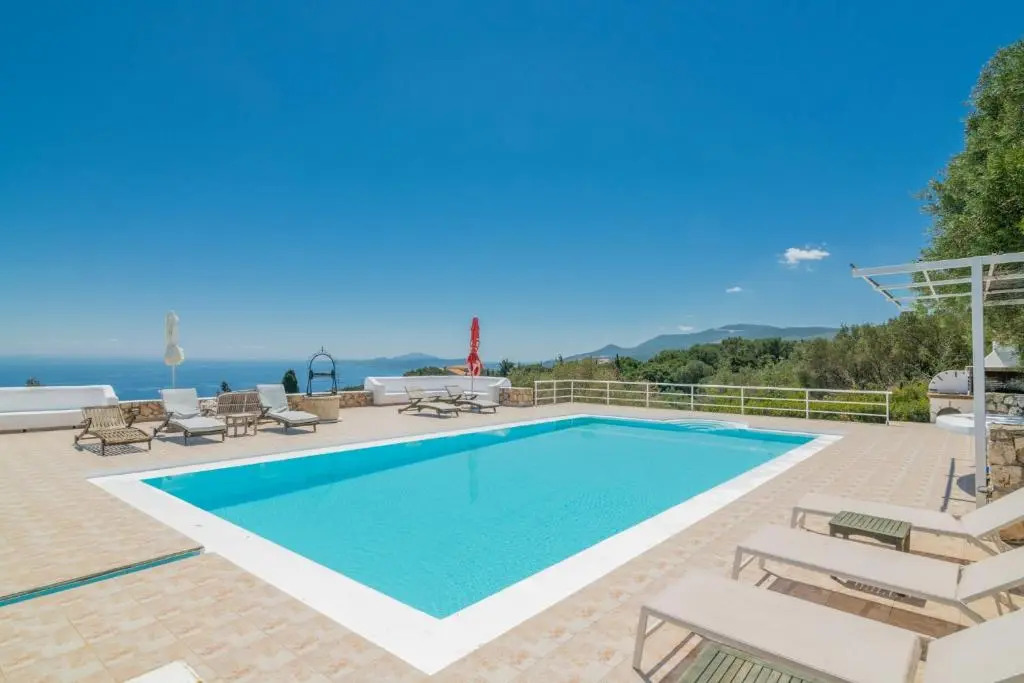Armyra Villas - Apartments with Sea Views & Shared Pool