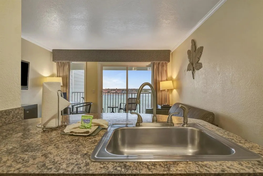 Waterfront Resort Condo Balcony Heated Pool