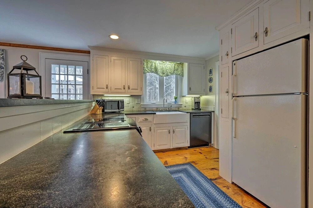 1 Mi to Nauset Beach: Upscale Orleans Home w/ Deck