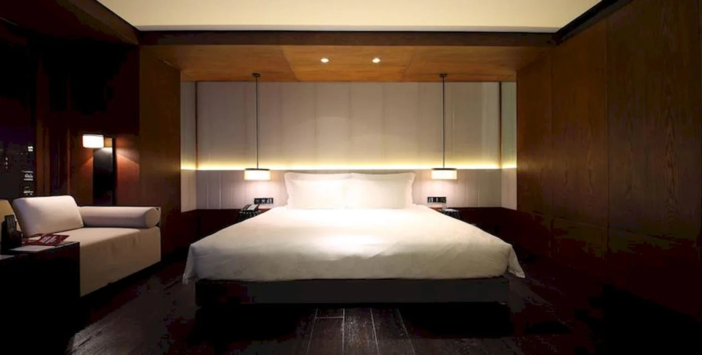 Bay Breeze Hotel