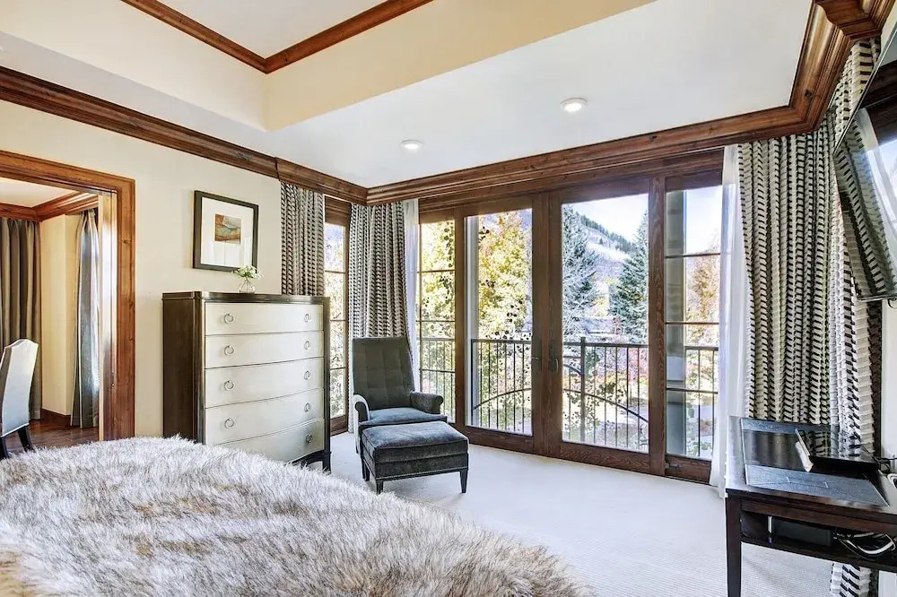 Chic 2 BR+Den Ritz-Carlton Condo with Valley Views by RedAwning - Save 20% on 7+ Nights!