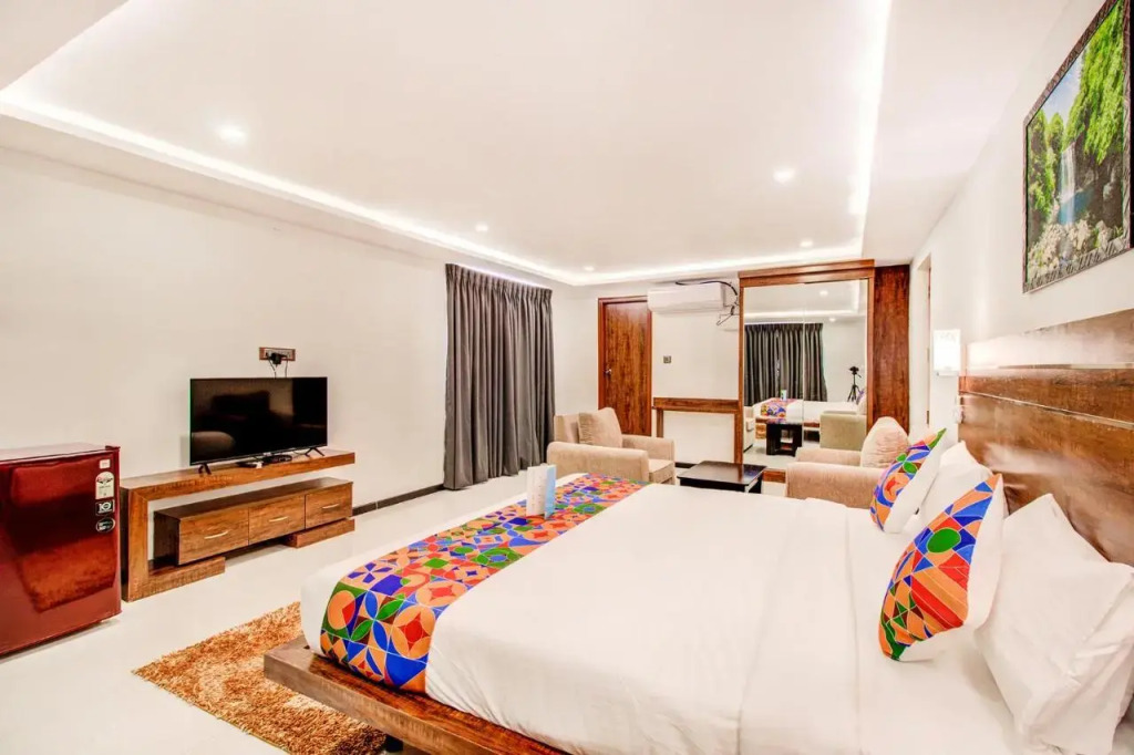 FabHotel Prime The Royal Suites - Nr Gopalan Innovation Mall