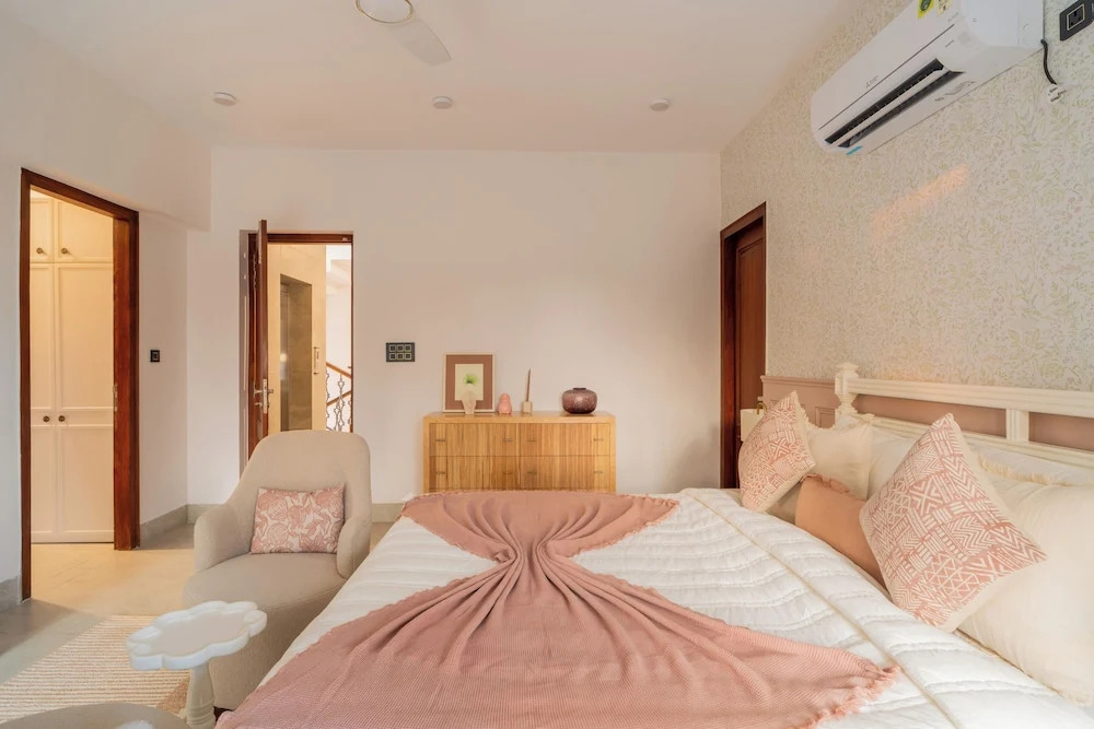 ELIVAAS Villa Paraiso 4 BHK with Pool & Bar