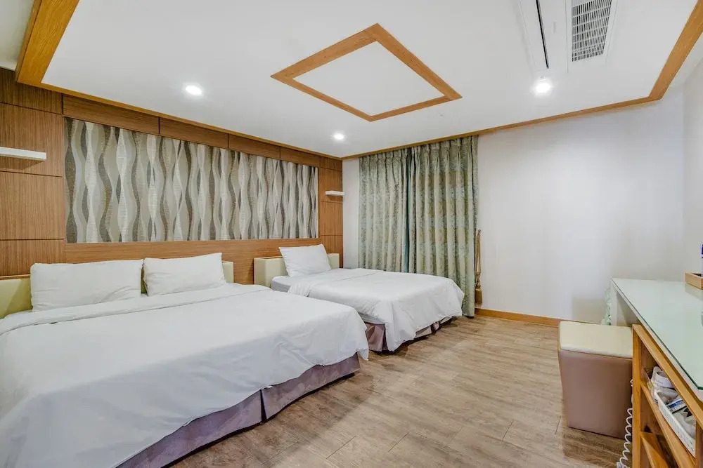 Gangneung Four Season Hotel and Pension