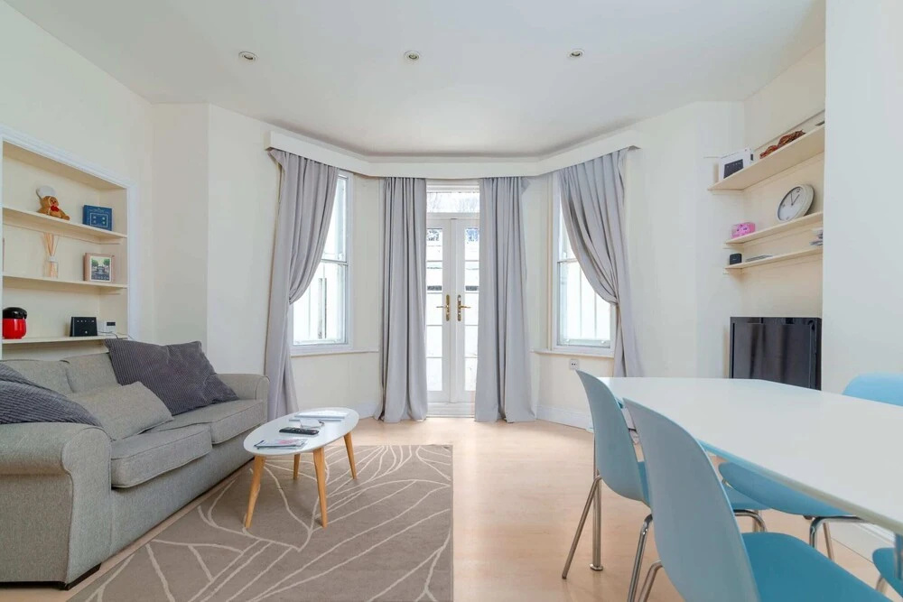 Homely Apartment near Olympia by GuestReady