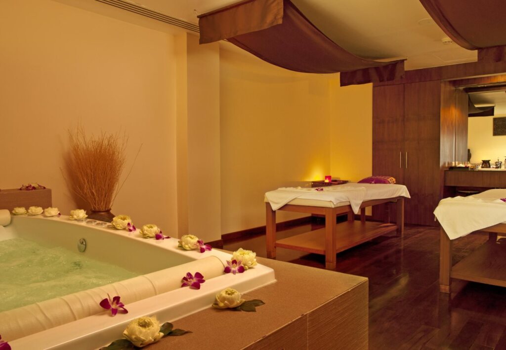 Le Meridien Phuket Beach Resort