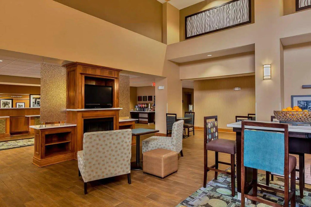 Hampton Inn and Suites Jamestown
