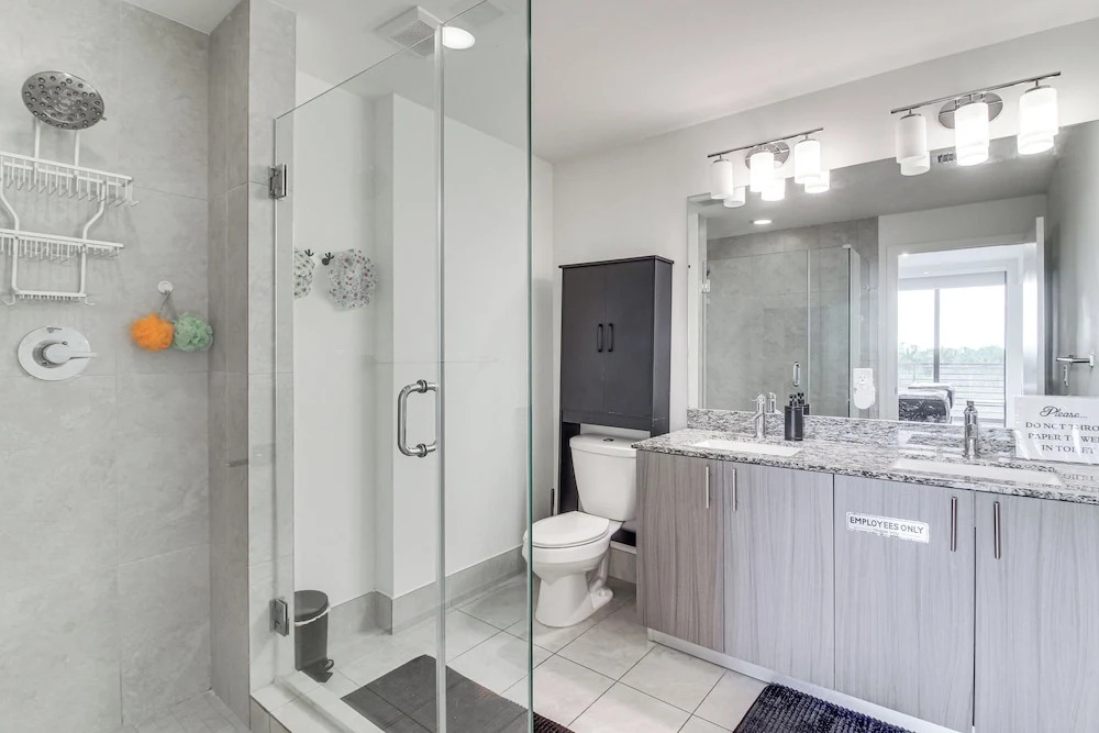 Steps to Dtwn Doral Park: Modern Group Retreat