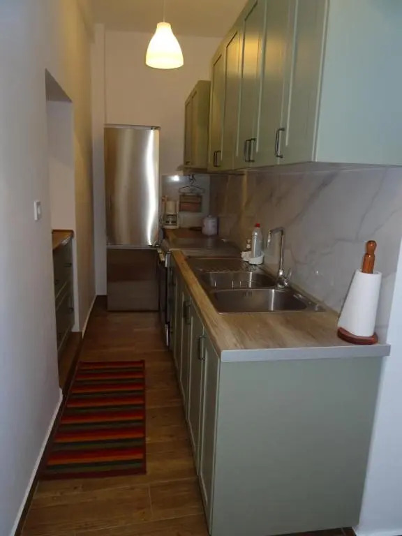 FOTIS HOUSE