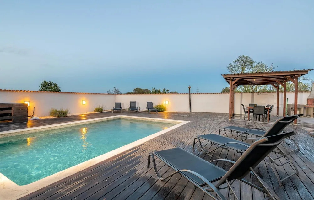 Amazing Home in Pula With Wifi and 4 Bedrooms