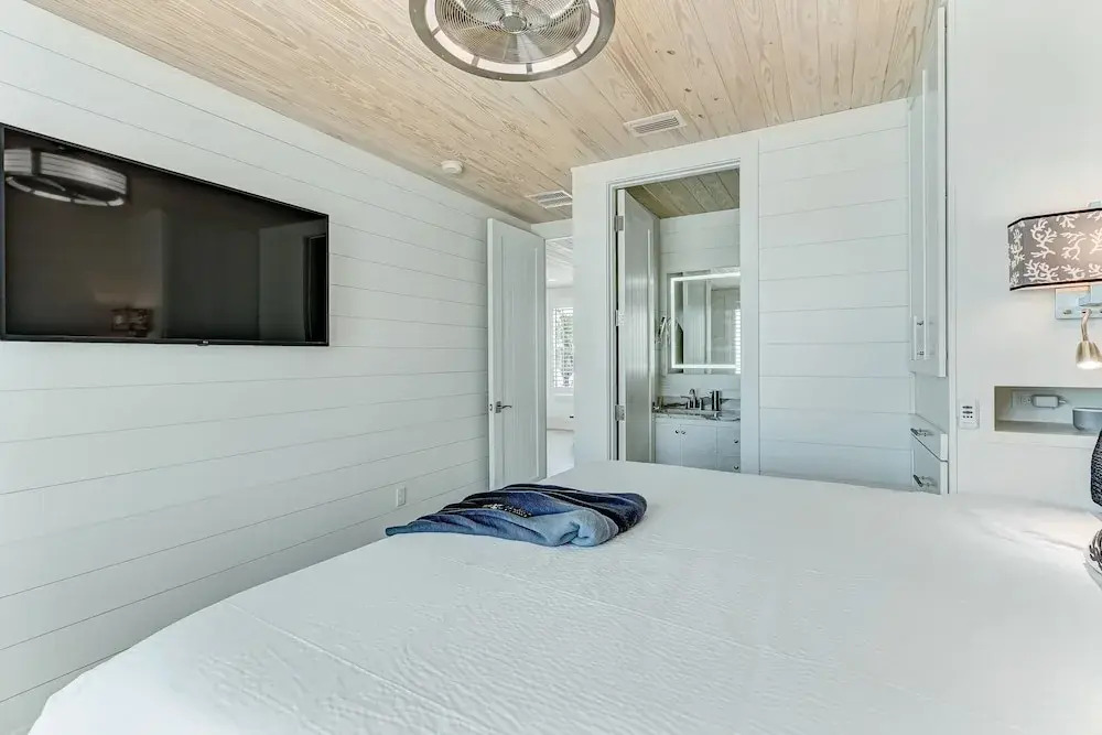 226 South Fletcher Ave 6 Bedroom Home by RedAwning