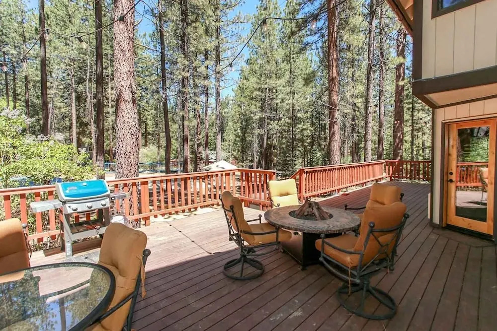 The Lodge at Snow Summit 6 Bedrooms 4.5 Bathrooms Home