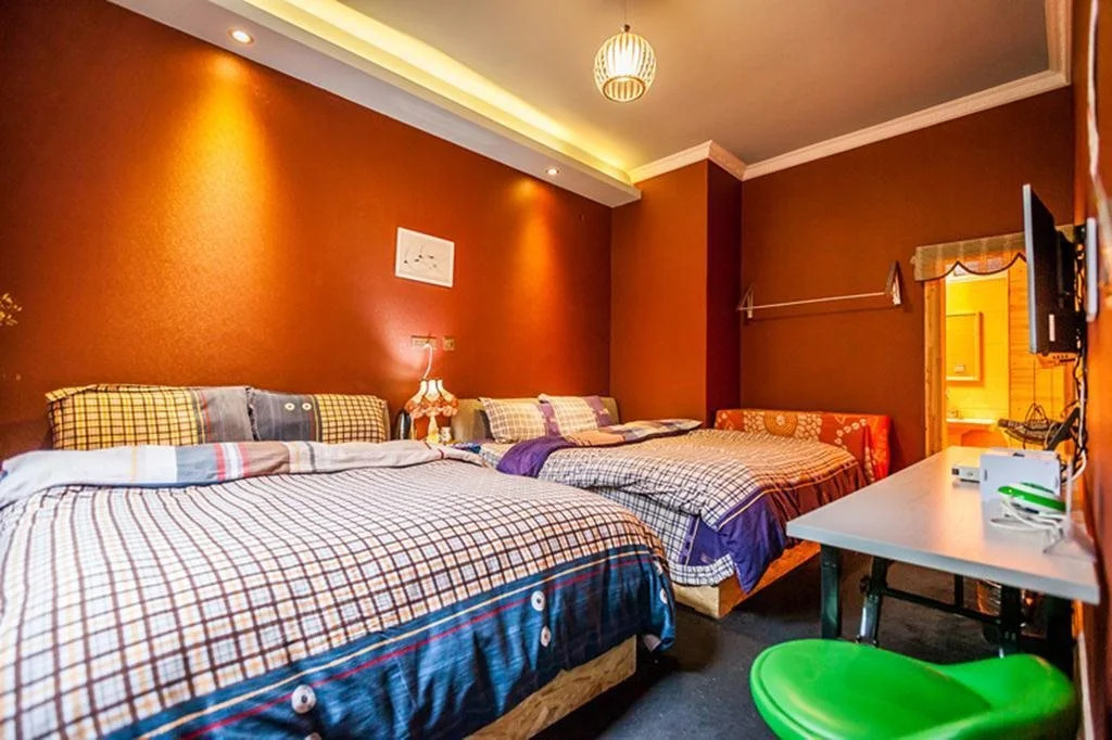 V Hostel