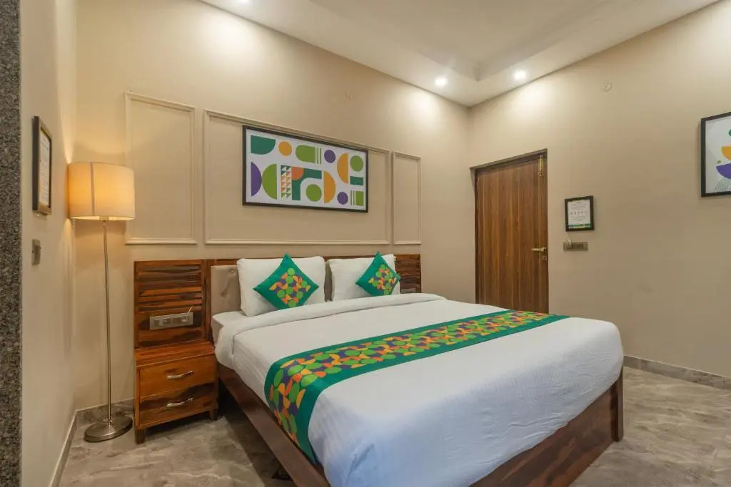 Treebo Aashirwad Bliss Inn With Swimming Pool