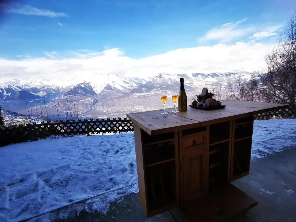 Best Value, View and Location - 4 Bedrooms, 2 Bathrooms, Big Corner GARDEN with WIDE VIEW on the Mountains and the Amazing Rhone Valley!