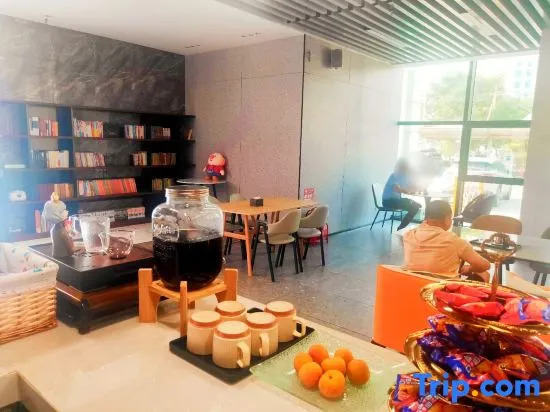 C.S. Sunshine Hotel