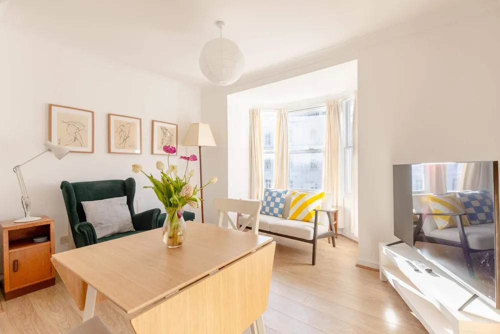 Spacious 1BD Flat 5 Mins to Paddington Station!