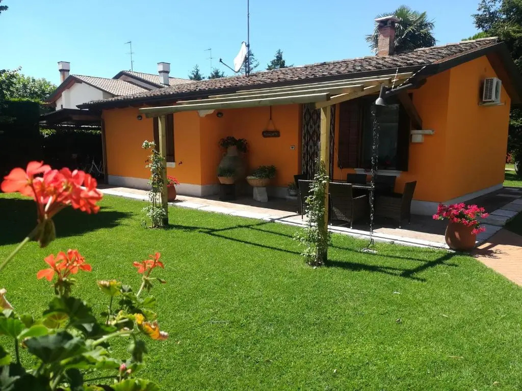 La Brigata Apartments Orange House