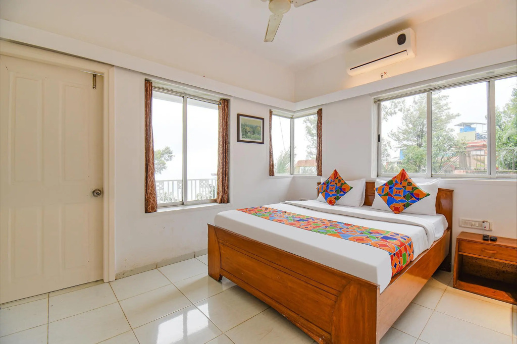 Fabhotel Silver Nest