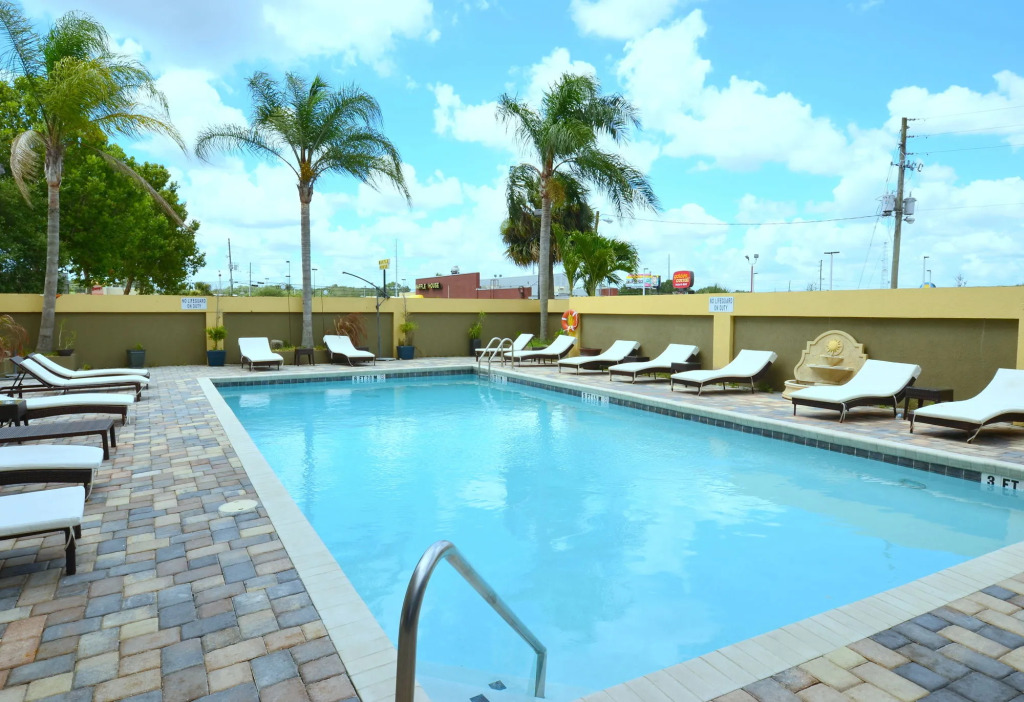 Holiday Inn Orlando East-UCF Area by IHG