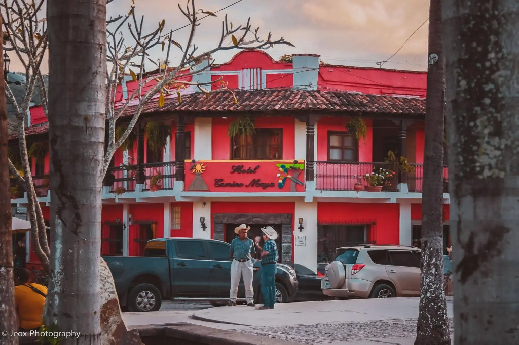 Hotel Camino Maya