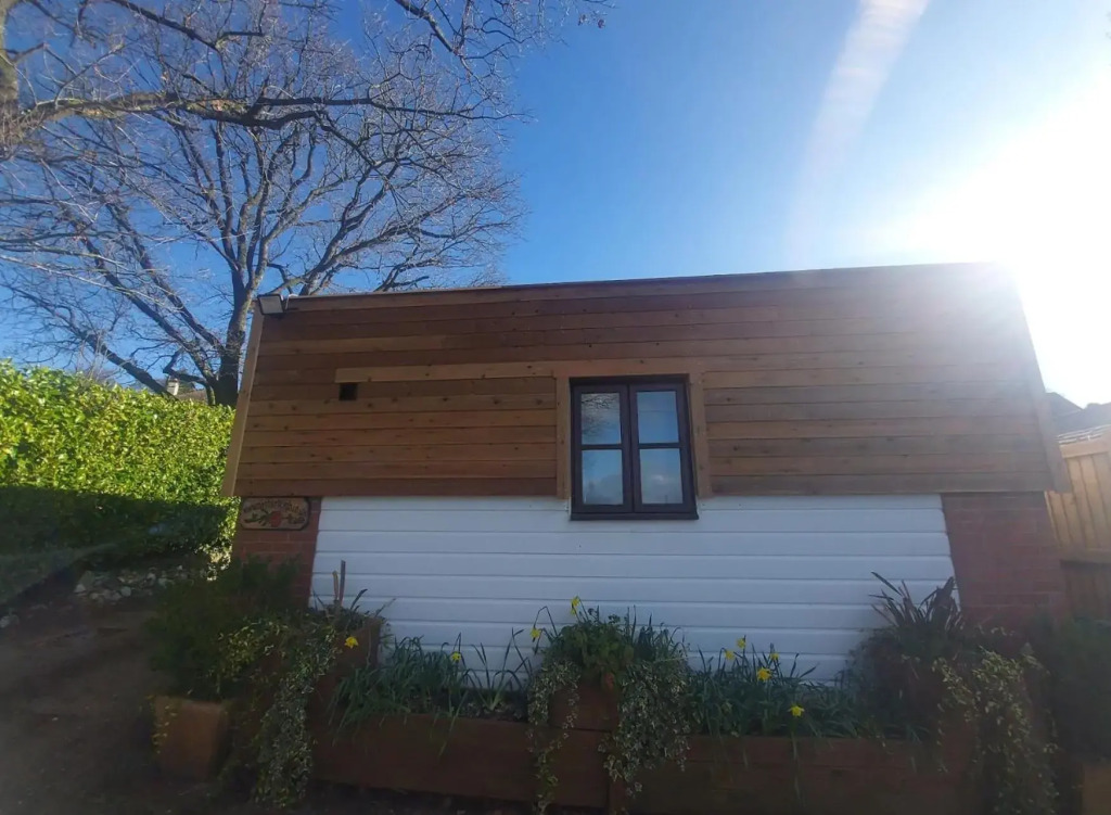 Dog friendly Detached Self-Catering Studio near Lyme Regis - Contactless Check-In