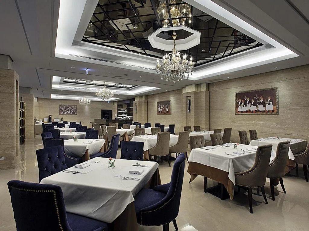 Grand City Hotel