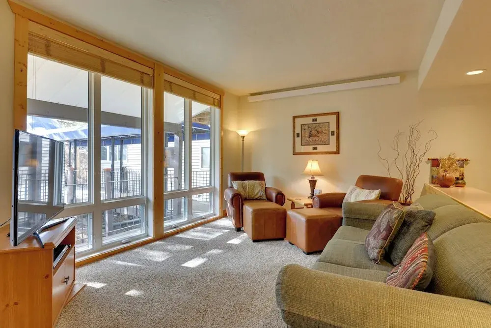 1/2 Mi to Granby Ranch: Townhome w/ Fireplace!