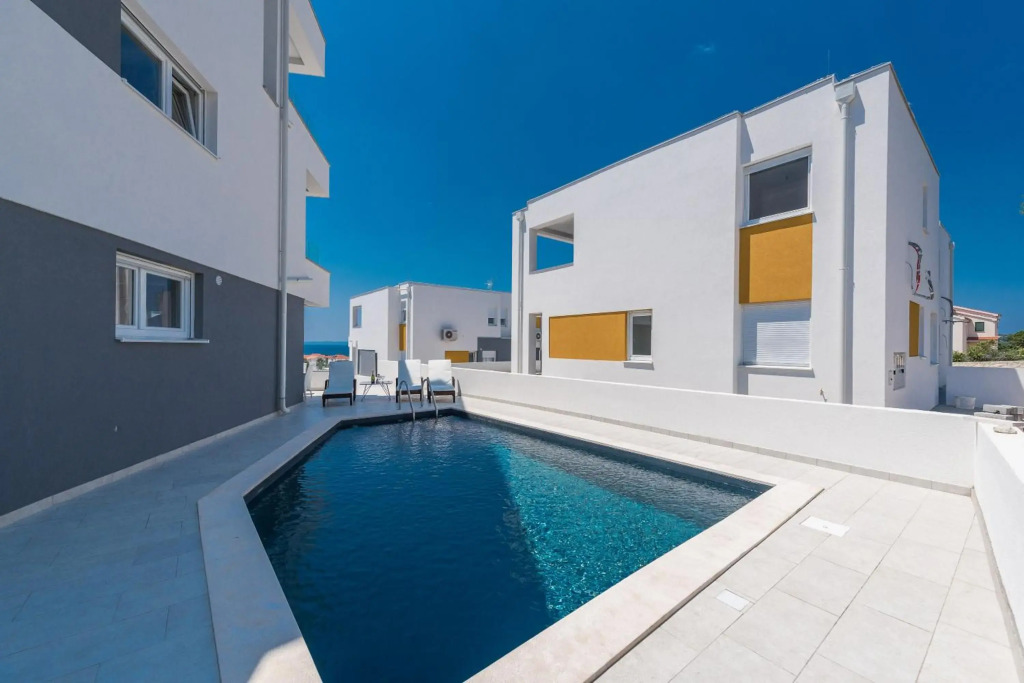 Villa Adria 3 luxury apartment with a pool