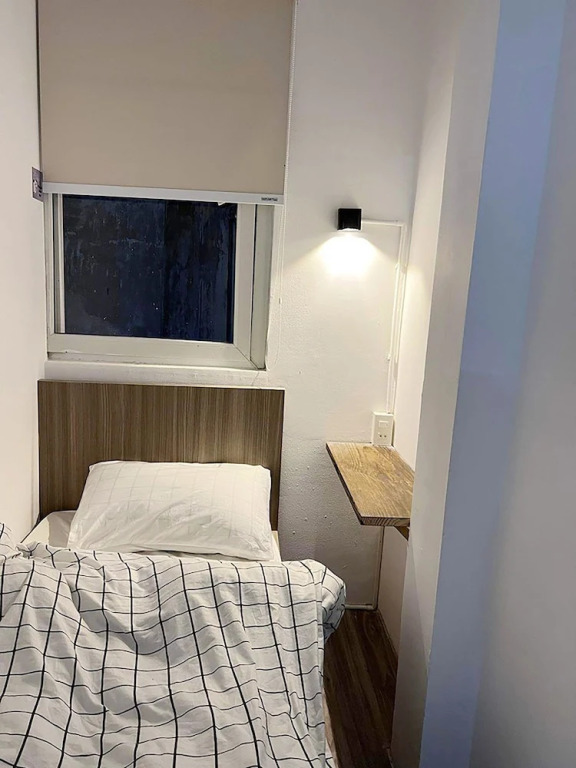 8h - Hostel