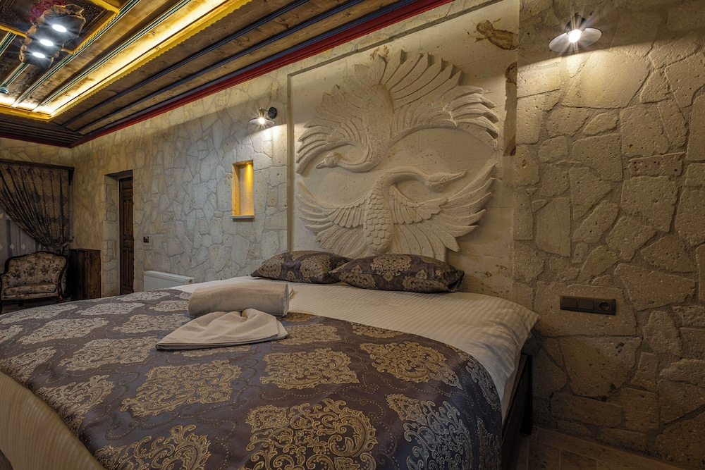 Tyana Cave House