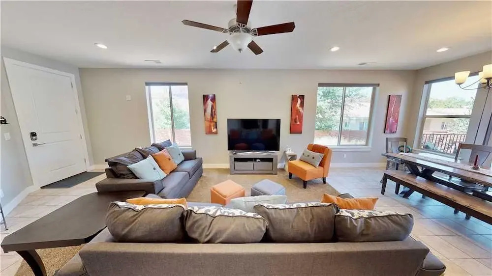 Entrada 672 - 4 Br townhouse by RedAwning