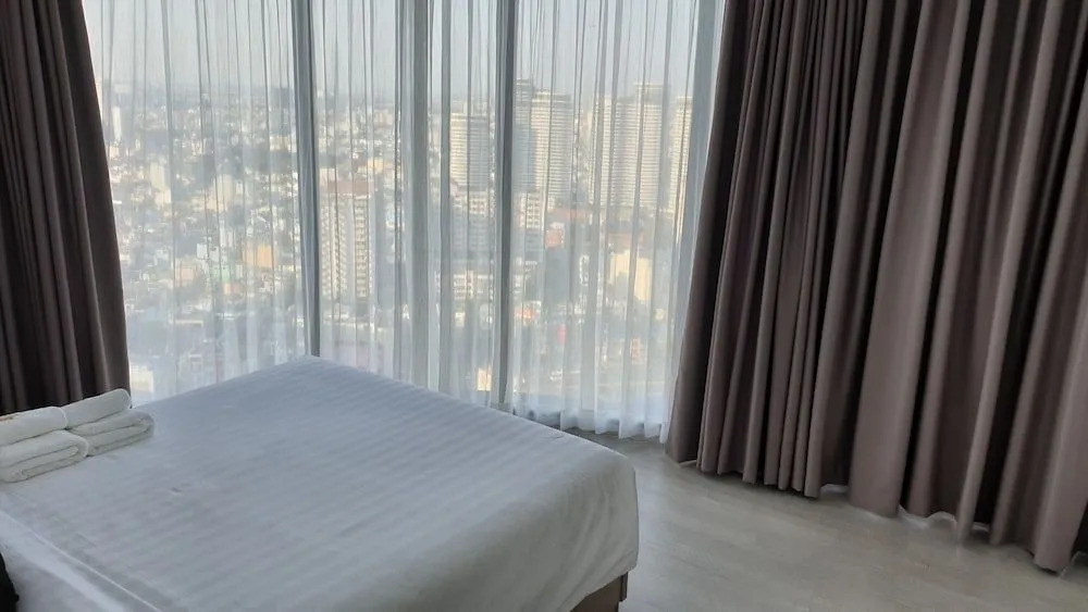 Stay In Vietnam Vinhomes Golden River