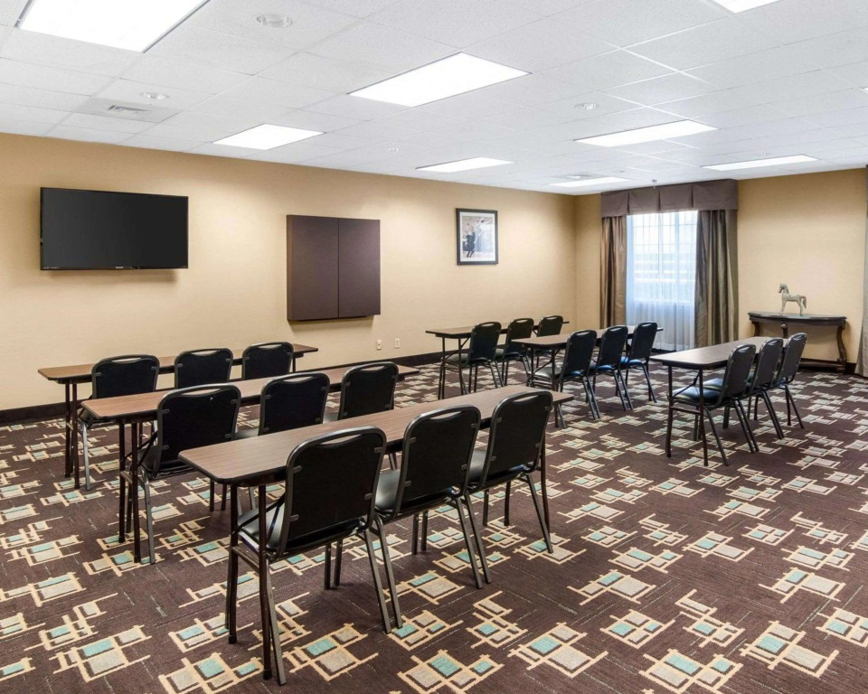 Comfort Suites Odessa near University
