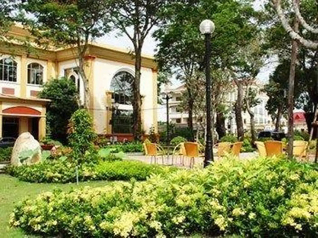 Nha Khach Tien Giang